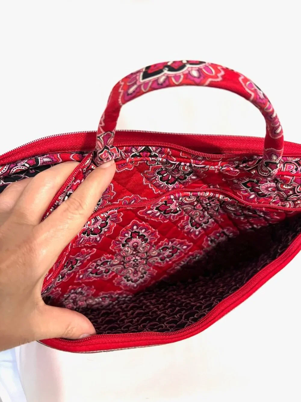 Vera Bradley Frankly Scarlett Quilted Red/Pink Mix Laptop/I Pad Zip around Case